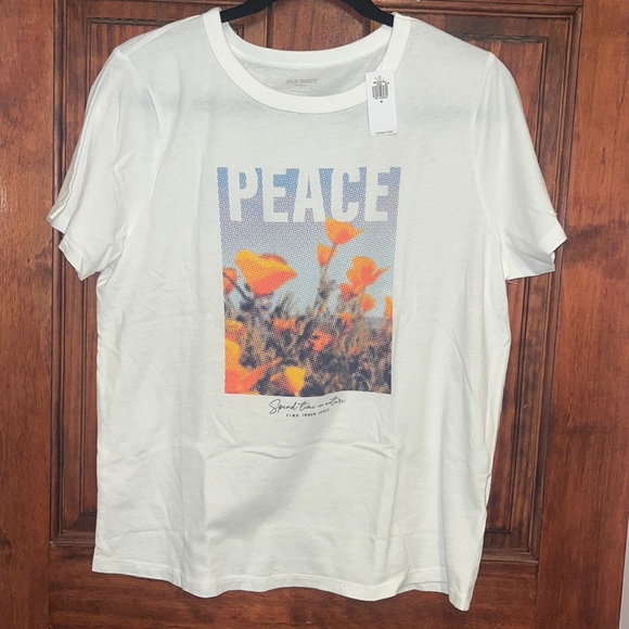 Old Navy Tops - NWT Old Navy EveryWear Graphic T-Shirt